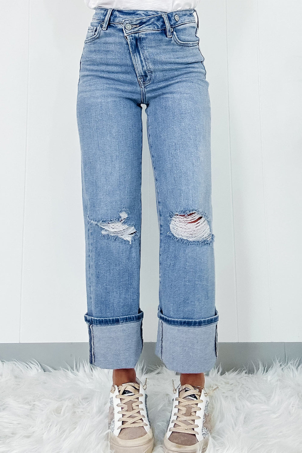 Distressed Straight Jeans with Pockets - LACEDUPED